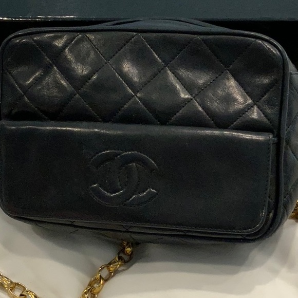 Chanel handbag authentic with original box - Picture 3 of 8